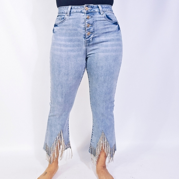 Fringe Crop Jeans - Picture 3 of 9